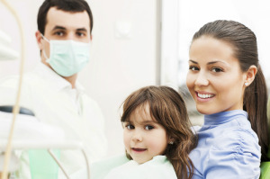 Bringen Sie Ihr Kind dazu, die Angst vorm Zahnarzt zu verlieren!